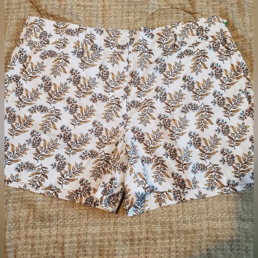 Ann Taylor Loft Shorts Floral White and Yellow Size 8 Inseam 4" Bohemian - Picture 2 of 9